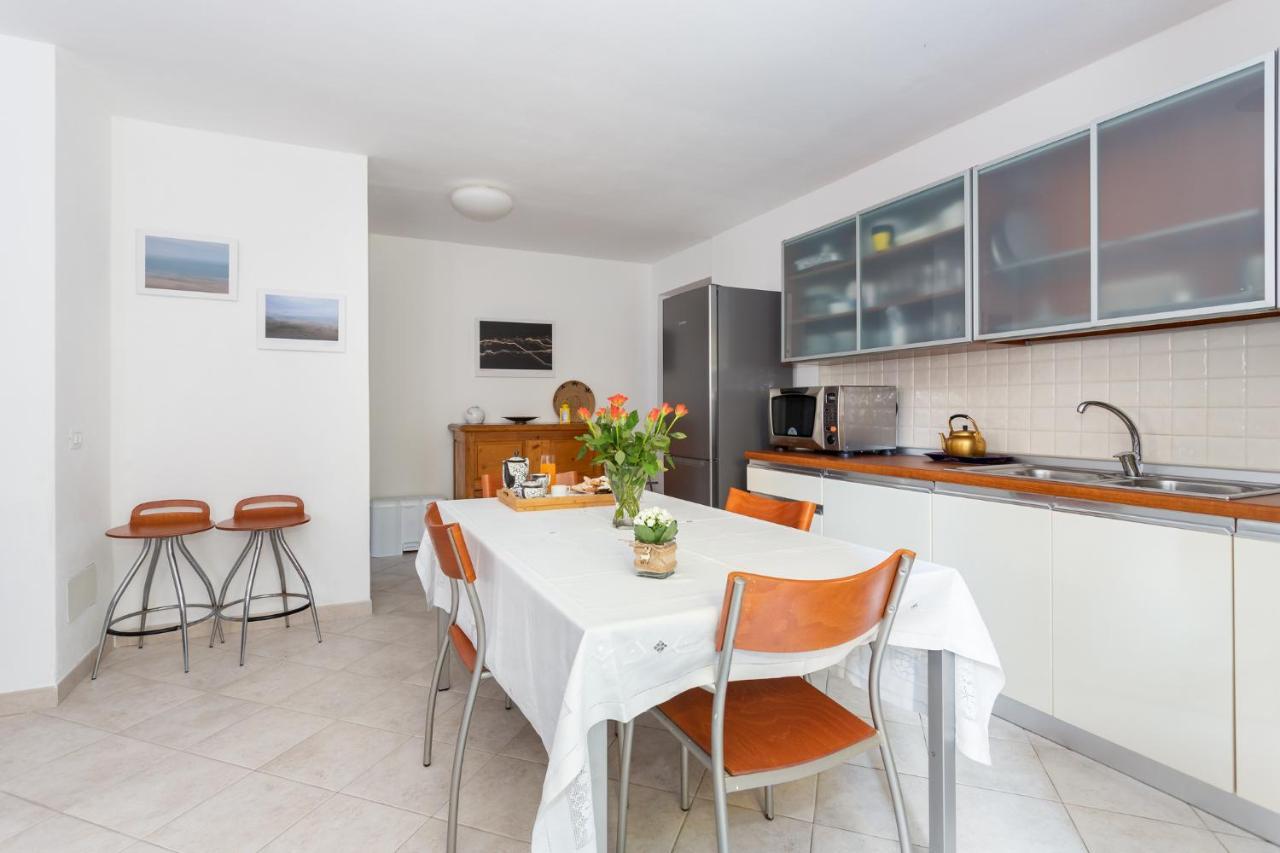 Spacious 3-Bedroom Apartment With Courtyard In Tempio Pausania - Perfect For Families Exterior photo