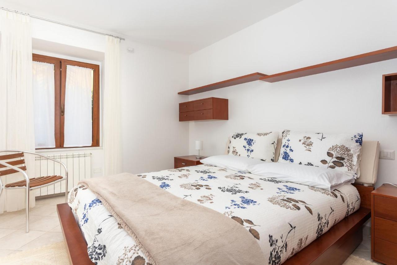 Spacious 3-Bedroom Apartment With Courtyard In Tempio Pausania - Perfect For Families Exterior photo