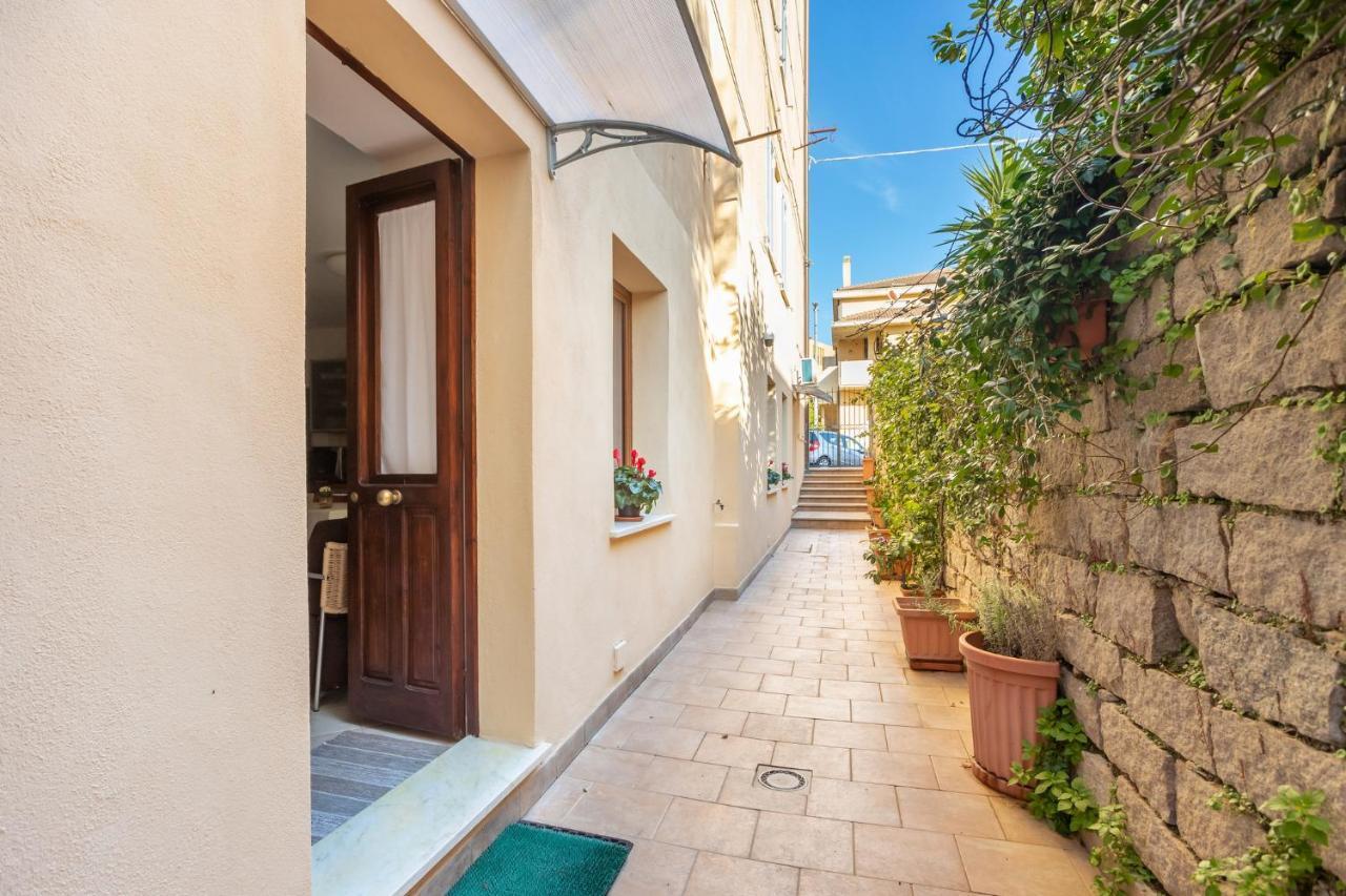 Spacious 3-Bedroom Apartment With Courtyard In Tempio Pausania - Perfect For Families Exterior photo